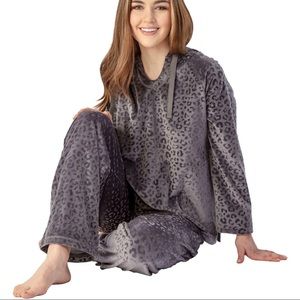 Blush by Us Angels plush Pajama Set